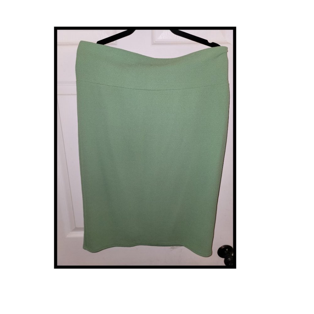 LulaRoe Cassie Pencil Skirt (Light/Lime Green)  XL, Never been Worn